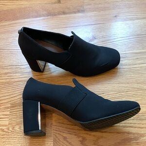 Donald Pliner Black pumps 6 1/2